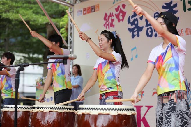 花莲县政府发扬县内客家文化，串连纵谷6个客庄乡镇，于本月31日起至10月底止办理纵谷客韵季系列活动，透过让民眾细细品味各客庄的特色人文，体验花莲多元融合的文化风情。（花莲县政府提供／罗亦晽花莲传真）