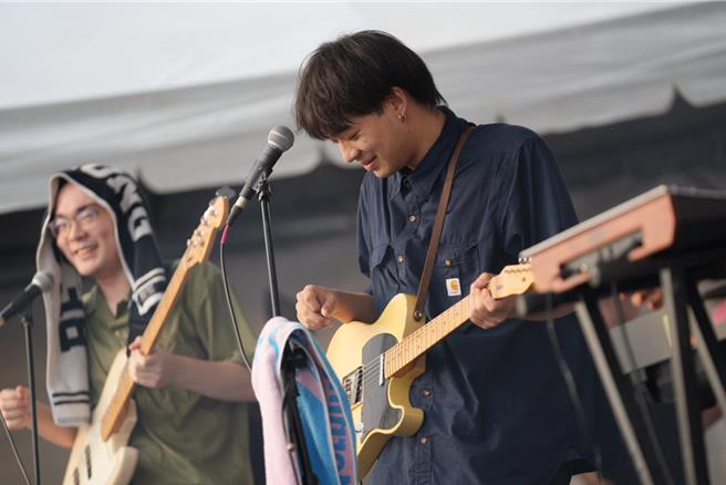 高市青年局培育樂團「宇宙資料庫」將於本週末登上大港開唱。（高市青年局提供）