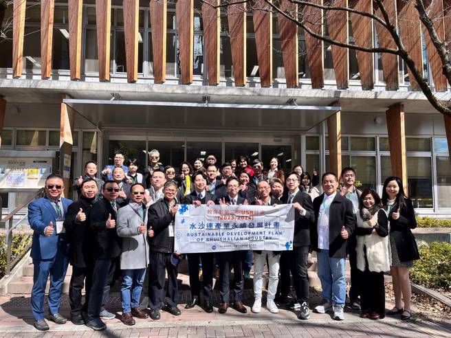 国立暨南大学管理学院EMBA师生合影。(照片/国立暨南大学提供)