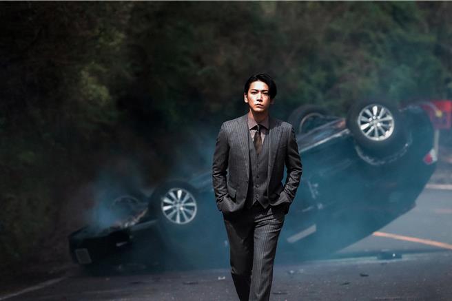 龟梨和也在《怪物樵夫》中挑战大量动作戏。（网银国际影视提供）