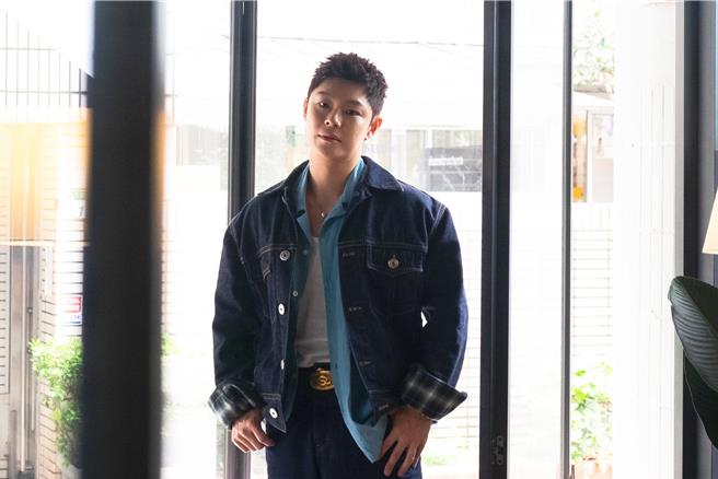 叶秉桓27日受访分享近况，并预告年底将举办个人演唱会。（首符娱乐提供）