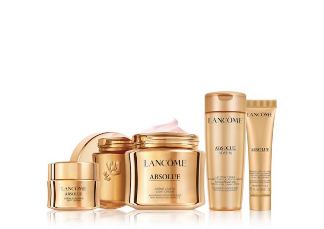 新竹大远百LANCOME兰蔻绝对完美轻奢组，含绝对完美黄金玫瑰修护乳霜60ml、绝对完美黄金玫瑰修护露150ml、修护乳霜轻盈版15ml、眼部活粹3ml、修护露15ml，价值2万5775元、特价1万9300元。（远百提供）
