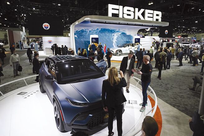 Fisker25日表示，未能跟一家大型车商达成投资协议，不符合原先承诺提供1.5亿美元融资的投资人提出的要求，导致股价应声崩盘而遭纽约证券交易所强制下市。图／美联社