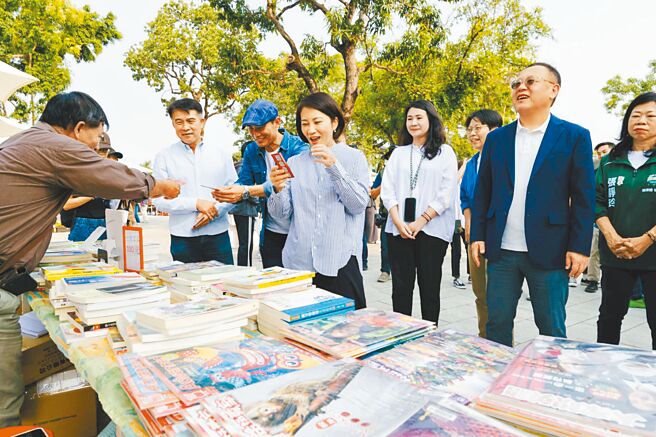 文化部自去年7月至今年5月推出獎勵各縣市實體書店串聯的「創新書市活動」。圖為屏東獨立書店群今年推出「字在生活季」活動。（屏東獨立書店群提供／李怡芸台北傳真）
