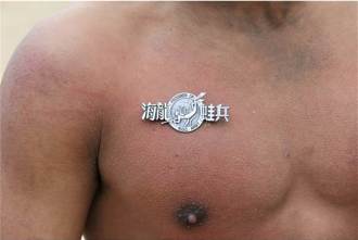 独家》离谱！海龙蛙兵狂展「性爱蛙人操」 床战多女自拍A片上网贩售  