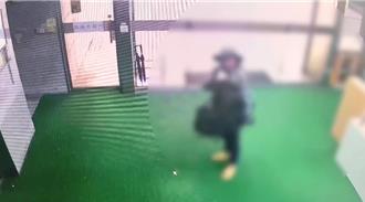 枪击画面曝光！民宿老板枪轰数发部 平静走出大楼「高举双手」