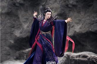 「華妃」蔣欣黑化張牙舞爪超逼人 一下戲耍呆萌求救