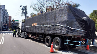 中和警加強攔查大型車 今年共取締372件罰逾50萬