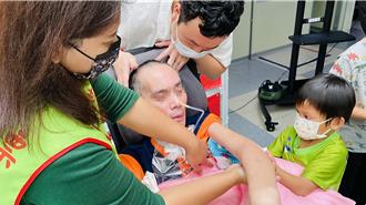 兒童節心願「想見爸爸」 植物人一家五口團聚創世