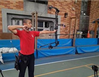 14歲家扶生省吃儉用！懷國手夢「苦練射箭」獲殊榮