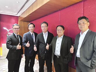 四箭齊發 上曜營運催油門