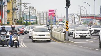 紅燈百秒塞成車瀑 南科人好崩潰