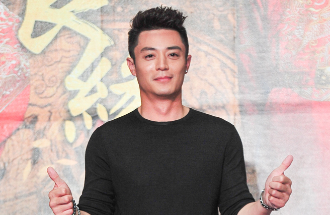 粉丝在咖啡厅巧遇霍建华。（图／中时资料照）
