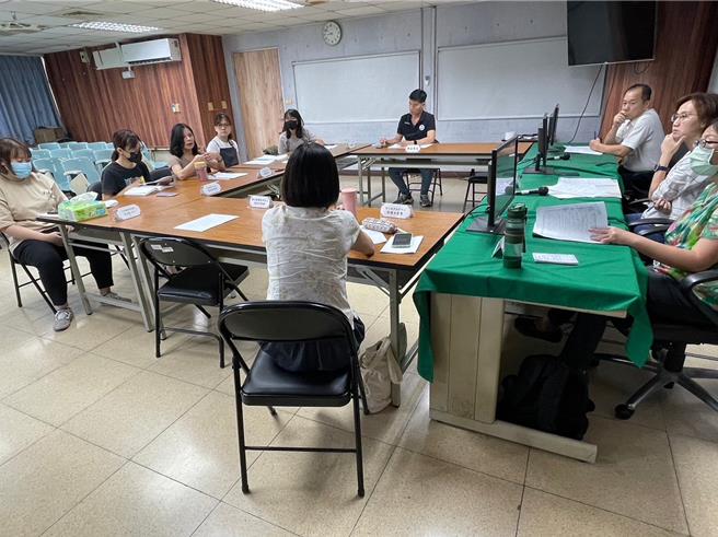 高雄市政府少年辅导委员会成员默默付出，共同为少年辅导及教育领域努力。（高市警察局少年队提供／杨舒婷高雄传真）