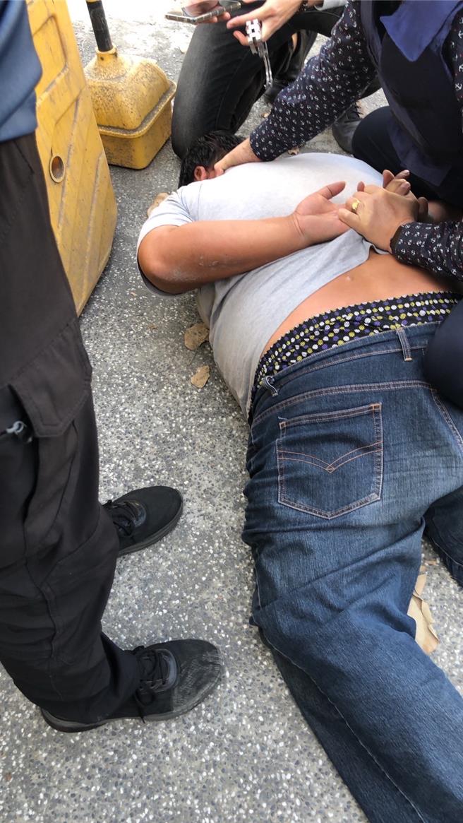 警方逮捕涉嫌到李男住处开枪的4嫌。（读者提供／曹婷婷台南传真）