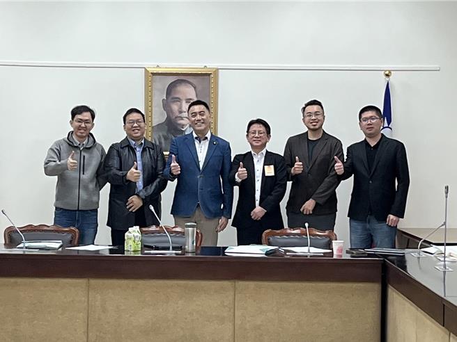 資安業者組成台灣資安大聯盟，拜會立院各黨團進行討論。（翻攝照片／林郁平台北傳真）