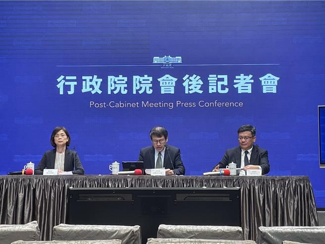 行政院今审查通过「海关进口税则」部分税则修正草案，对原产自马绍尔的3043项农业及工业产品修正为免税，该草案近日将送立院审议。（蔡雯如摄）