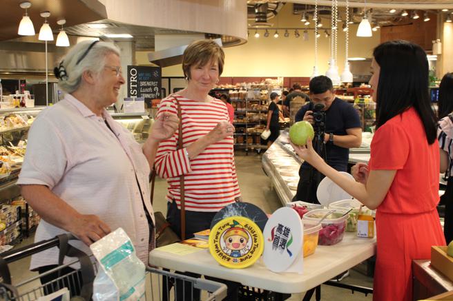 台灣農產在國外頗受歡迎。（圖／高雄市農業局）