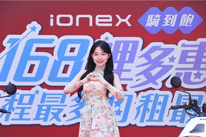 李多慧今卖萌比爱心。（罗永铭摄）