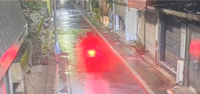 高姓毒蟲偷車牌裝到自己機車，再四處行竊。（警方提供）