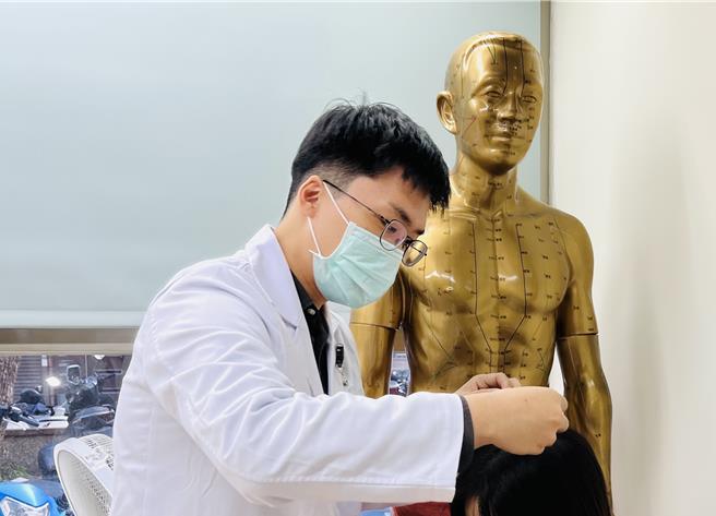 大学个人申请入学第一阶段于28日放榜，阳明交通大学表示，中医系共有626名考生报名争取10个招生名额，录取率仅1.6％，成为全校竞逐最抢手的热门学系。（图／阳明交通大学）