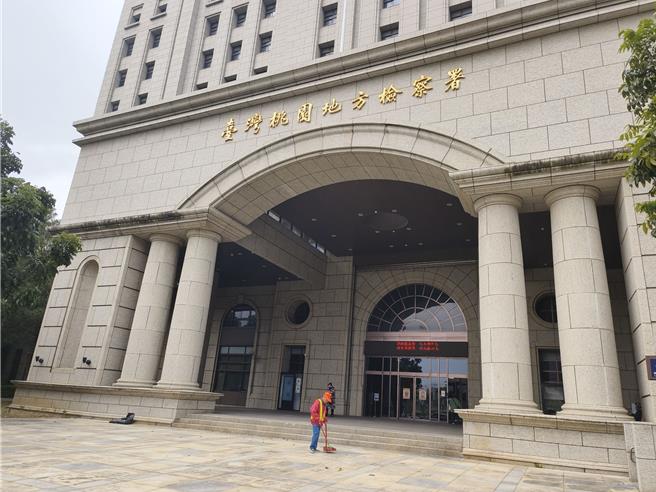 台湾乐天棒球队前行销部经理陈元凯涉及安排乐天女孩私接活动。乐天前领队浦韦青为衝高2022年「动紫趴」门票销售量，指示妻子偽造假资料。桃园地检署侦结，将陈、浦等人，依背信、登载不实会计凭证罪起诉，乐天女孩涉案部分，另案侦办。（本报资料照片）