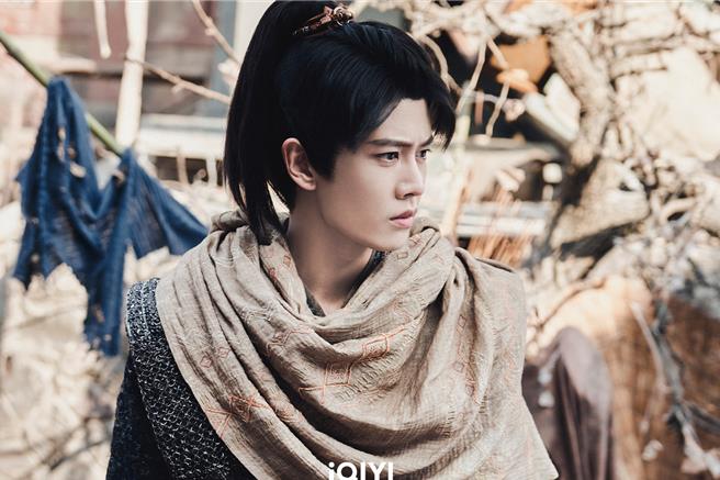 《烈焰》任嘉倫為戲瘦出清晰下顎線。（愛奇藝國際站提供）