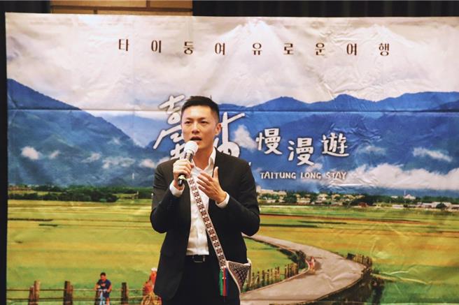 为争取韩国观光客来台东旅游，台东县政府27日首次前往韩国首尔办理观光推广活动，台东县政府交通及观光发展处副处长洪国钦。（台东县政府提供／蔡旻妤台东传真）