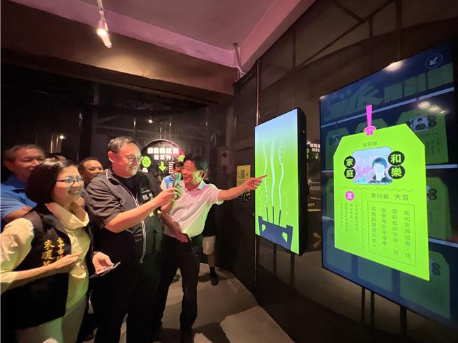 南屯好派特展以互动游戏呈现南屯区宫庙特色。（林欣仪摄）