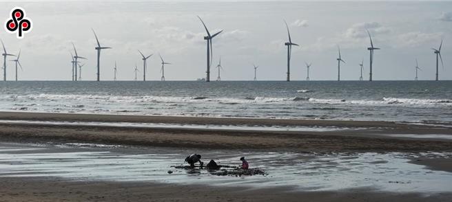 依經濟部規定，廠商參與離岸風電第三階段選商資格前提之一為「取得環評專案小組初審建議通過審查」，廠商為爭取選商資格，往往在同一址場送審大量環評案件，導致行政資源浪費。（報系資料照）
