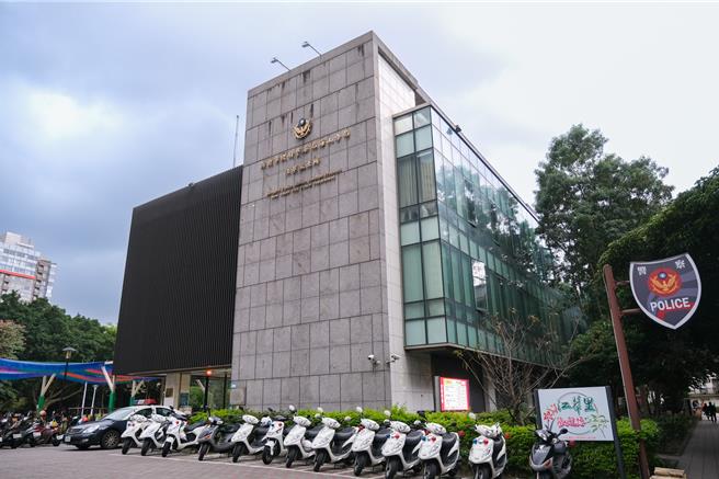 派出所所長自請調離現職。（警方提供）