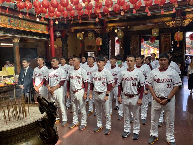 樂天桃猿棒球隊在今年新賽季將以總冠軍為目標努力。（蔡明亘攝）