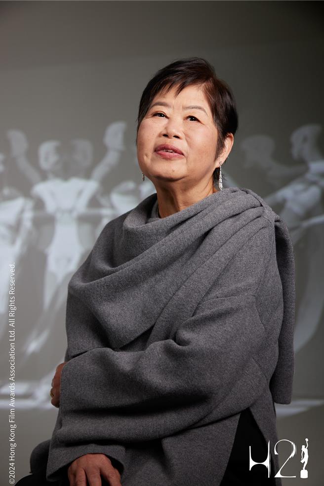 唐萍获颁第42届香港电影金像奬专业精神奖。（香港电影金像奖提供）