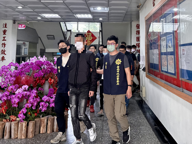 警方将犯嫌移送侦办。（图／警方提供）