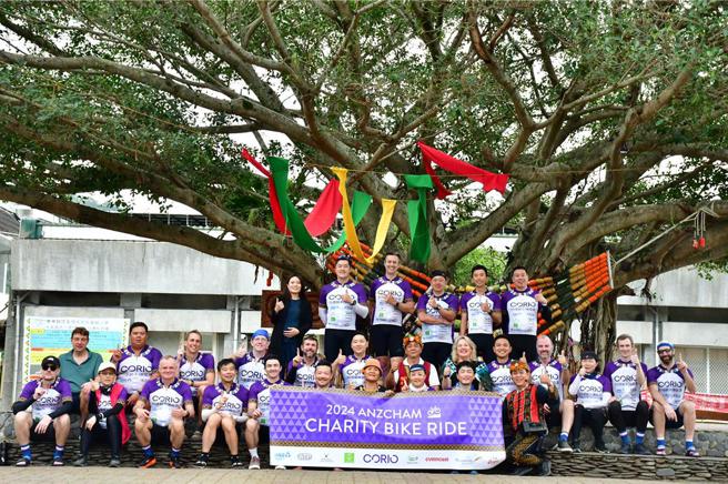 2024 ANZCham Charity Bike Ride公益单车行，3月好天气来到台东达鲁玛克部落。图／澳纽商会提供