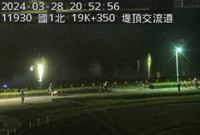 今28日晚間20時許，國道1號北上18公里處發生一起墜落案件。（翻攝畫面）