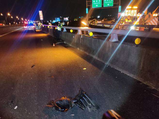 今28日晚間20時許，國道1號北上18公里處發生一起墜落案件。（圖／警方提供）