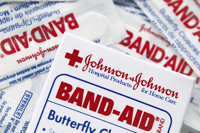 外媒引述消息报导，美国医疗保健大厂娇生（Johnson＆Johnson）计划重金收购医材制造商Shockwave Medical，双方正进行谈判，顺利的话可于几周内达成协议。图／美联社