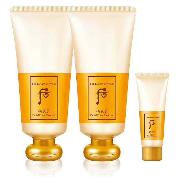 SOGO復兴馆后拱辰享洗顏乳组，原价3022元、特价1450元，限30组。（SOGO提供）