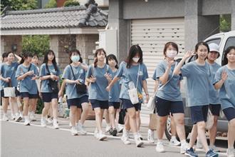 落實環保 苗栗君毅中學舉辦健走及淨灘活動