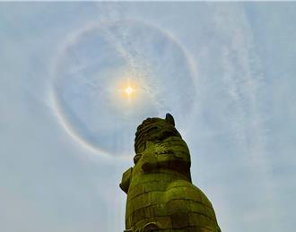 金门现「天空之眼」民眾抢拍 气象站曝天气恐变化