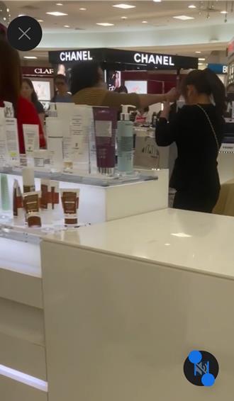 婦人懷疑商品短少 化妝品櫃姐遭巴頭