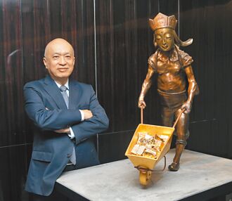 鄭家鐘不斷重組再出發