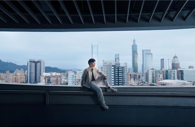 小宇受邀为LexusUX创作主题曲及拍摄形象影片。（喜鹊娱乐提供）