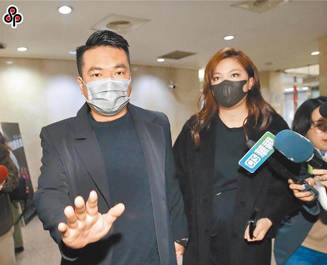 針對遭朱學恒性騷，一審法院判決1年2個月，國民黨台北市議員鍾沛君29日下午也出面接受訪問，並表示很高興在今天出門之前來得及給先生一個擁抱，謝謝他作為一路來的後盾，也謝謝北院跟北檢本於事實審理，今天初步撥雲見日。（本報資料照片）