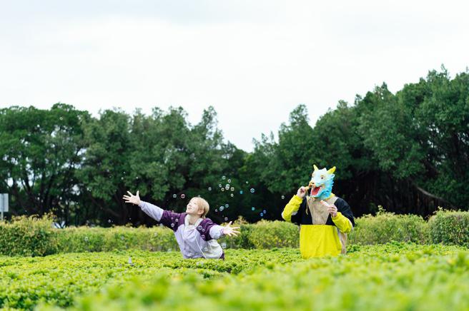 充满欢乐和童真的舞作《Kidult》4月12日至14日于驳二正港小剧场演出（图片来源：摄影郑存妤 高雄市文化局提供）