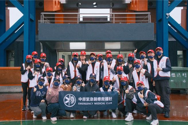 中原大學緊急醫療救護社在學校各大活動中提供救護服務。（中原大學提供／蔡明亘桃園傳真）