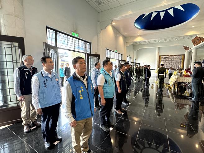 金门军政各界每年329青年节、823战役胜利纪念日及九三军人节当日，都会在太武山忠烈祠祭拜为国牺牲奉献的忠烈英灵。(于家麒摄)