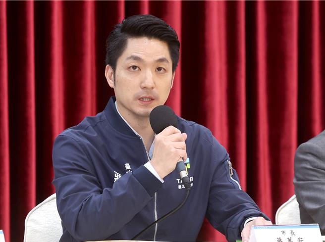 台北市长蒋万安表示，目前14例中没有新增重症案例，同时也确认本次的A13宝林事件，符合远百所承保的保险公司国泰产险的保单理赔范围之内。(粘耿豪摄)