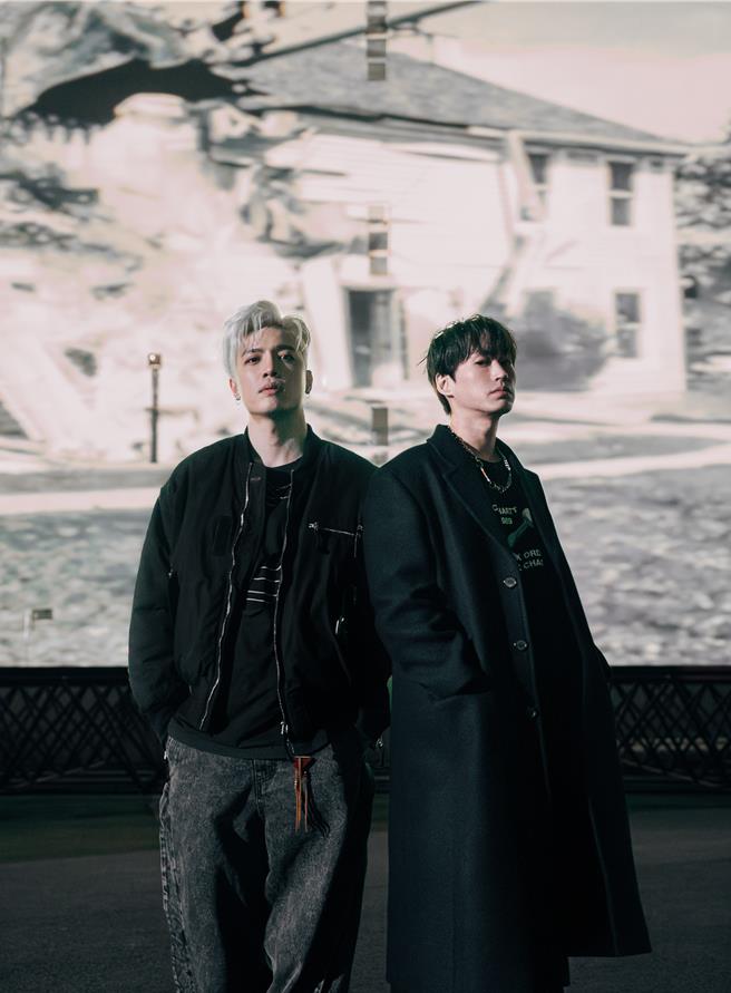 TABLO與J.Sheon合作推出新歌。（RYCE提供）